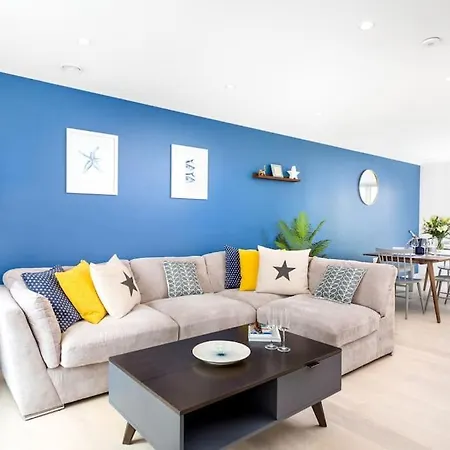 Luxury 3 Floor Town House By Tolcarne Beach Newquay  Exterior photo