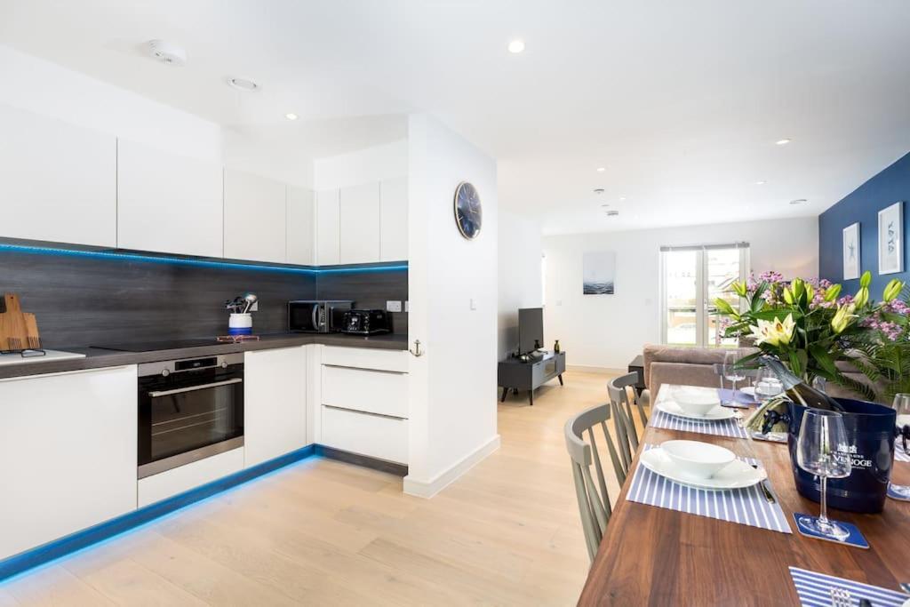 Luxury 3 Floor Town House By Tolcarne Holiday home