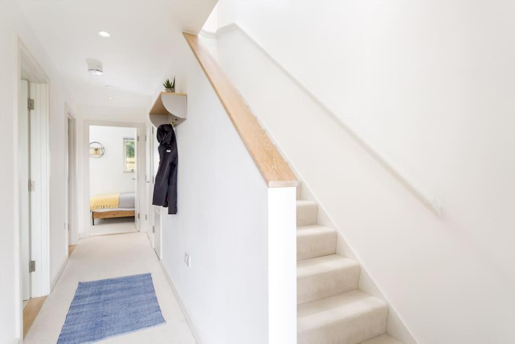 Luxury 3 Floor Town House By Tolcarne *